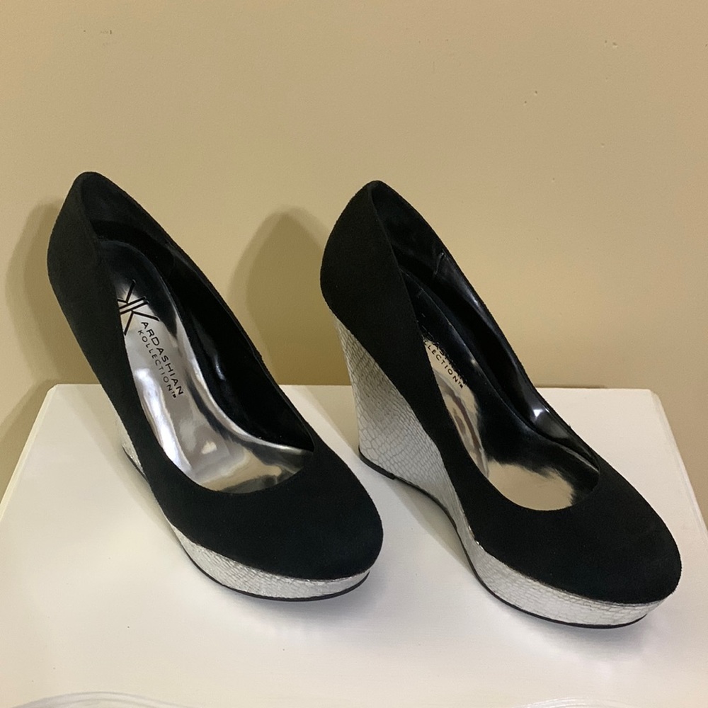 COPY - 👠Kardashian Kollection Black/Silver Wedges. Faux Suede👠